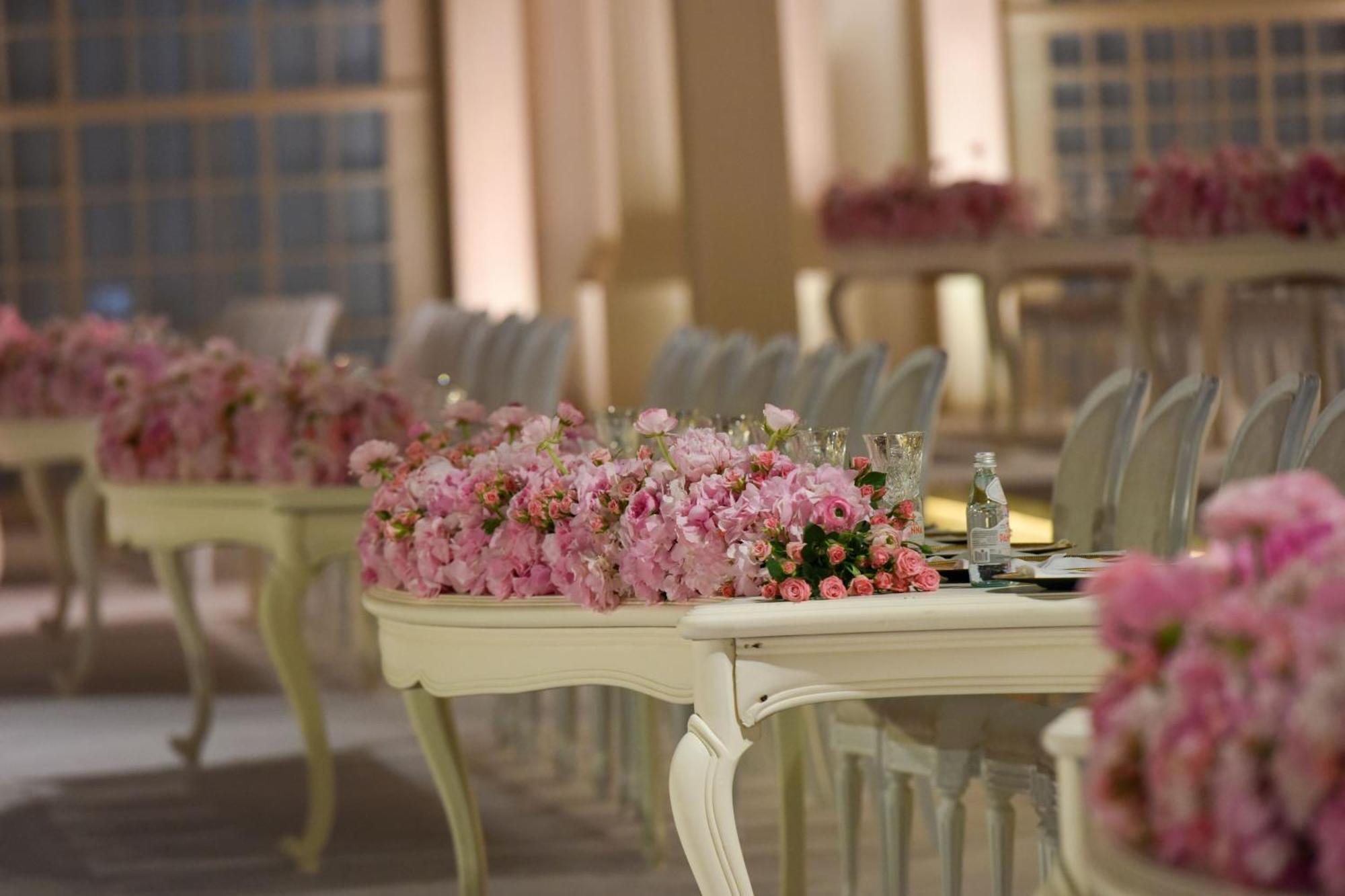 The Ritz-Carlton, Doha Hotell Exteriör bild Wedding reception