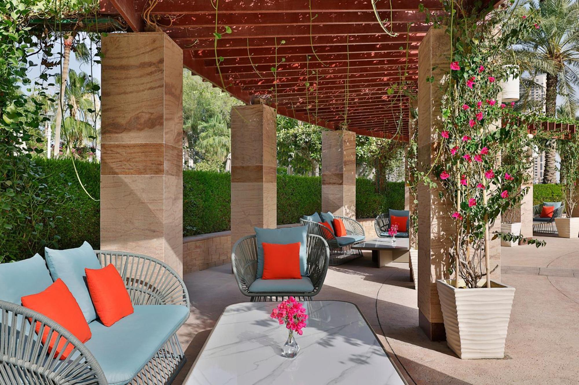 The Ritz-Carlton, Doha Hotell Exteriör bild The Pergola