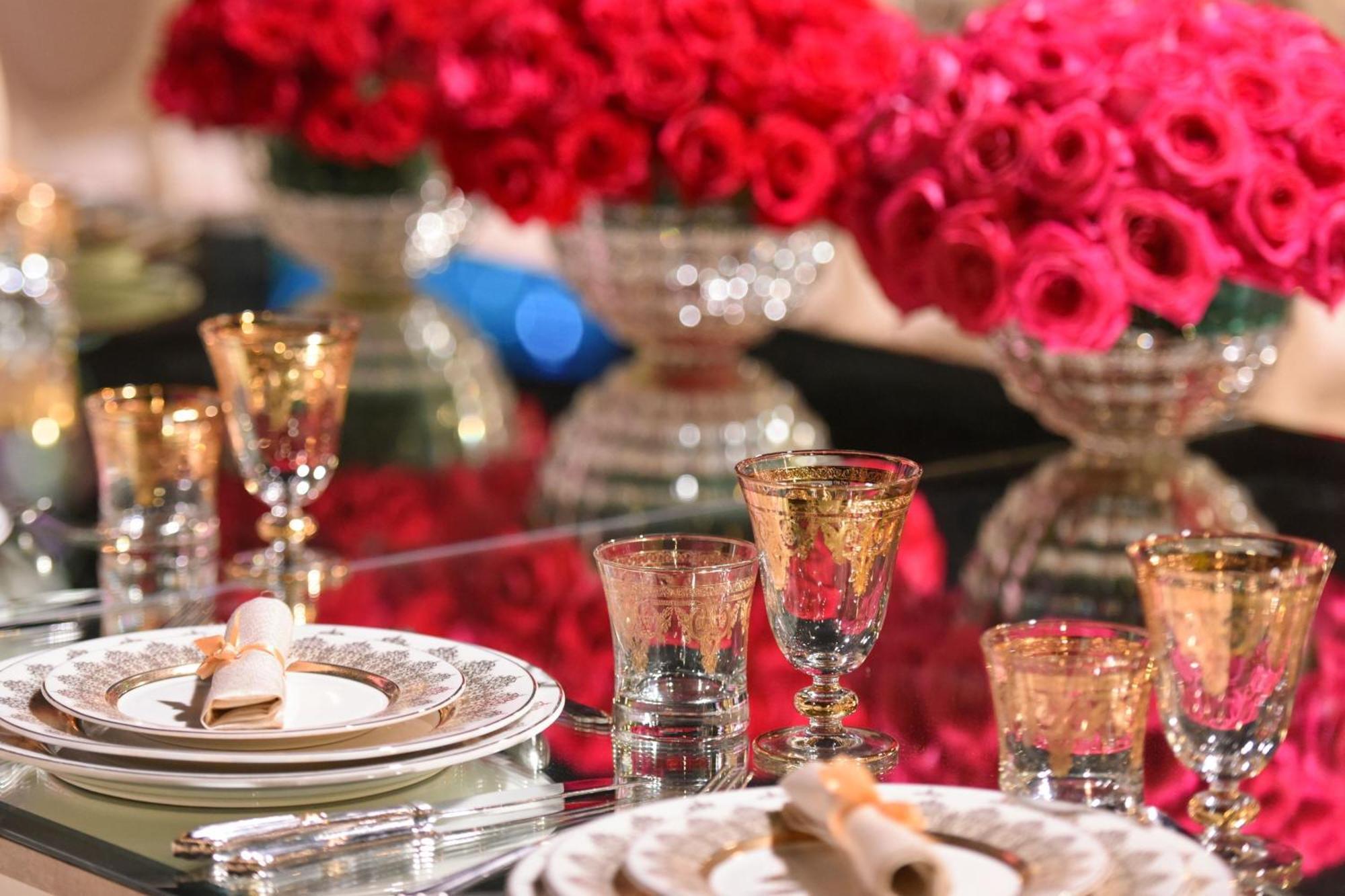 The Ritz-Carlton, Doha Hotell Exteriör bild A table set for a formal dinner